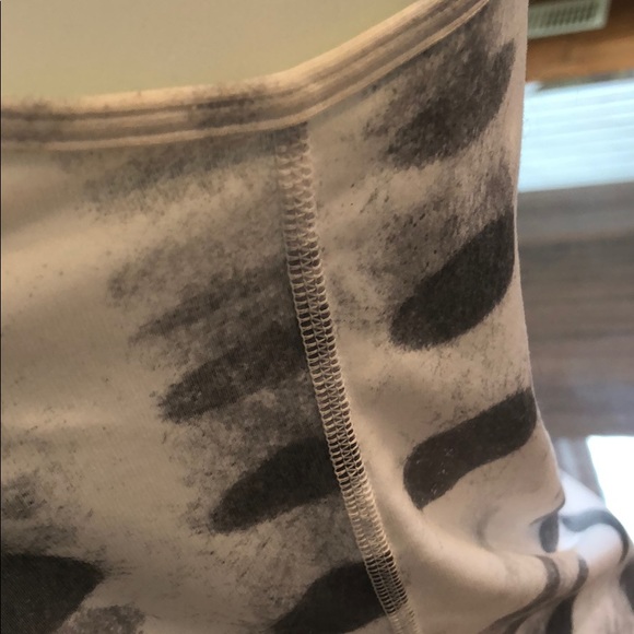 Lululemon Tank - Picture 5 of 6